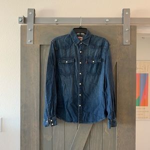 Levi’s Western shirt (Size M)